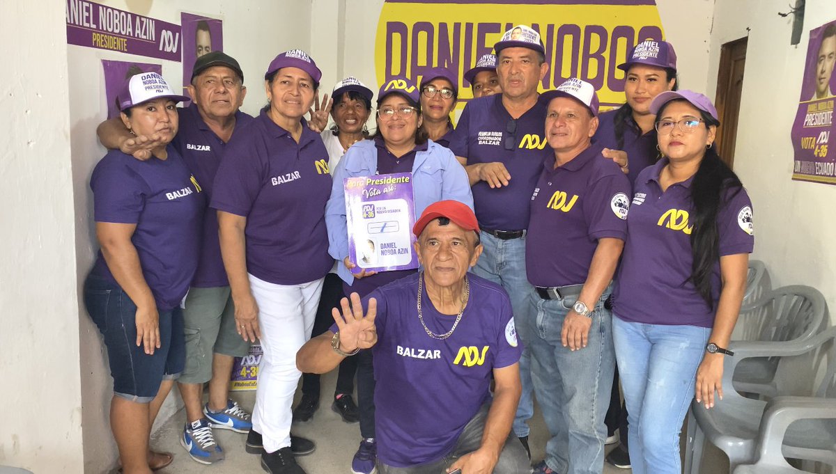 LorenaRosadoS's tweet photo. En #Guayas #Distrito4 todos por un solo fin, tener un #NuevoEcuador con @DanielNoboaOk presidente 🟣✊🏼

¡Un país seguro, con empleo, salud y educación será posible! 🇪🇨

#DanielNoboaPresidente https://t.co/vQn9TpmVHf