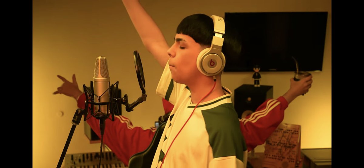 GiudiciPilar's tweet photo. Todavía no puedo creer la #Session57 de Bizarrap y Milo J. T R E C E minutos 🔥, 5 actos, 5 temas (Session 57, Toy en el mic, No soy eterno, Fruto y Penas de antaño.
Entendieron todo, la rompieron mucho 🔥👀💣🤯
Si te lo perdiste, anda a escucharlo: https://t.co/U53N3wyV8i https://t.co/b32PMsVJNe
