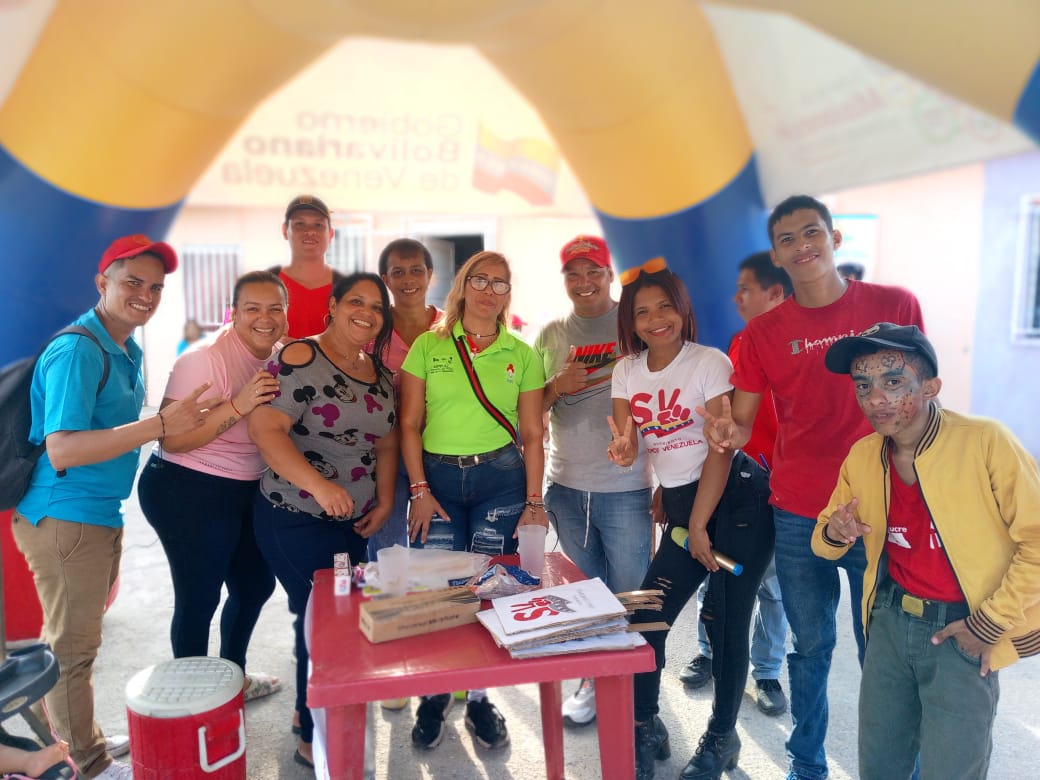 Brigaccomunicna's tweet photo. YO❤️ CUMANÁ
Con la finalidad de fortalecer El #Amor hacia el #Deporte las Diversas Brigadas de acción Comunitaria #IMPLENTAN jornadas deportivas En las que Participan Los adolescentes y niños De las comunidades🚩🤟
#JuntosSomosMasFuertes
#DeportesYcomunidad🚩 https://t.co/Huiuliq7nE