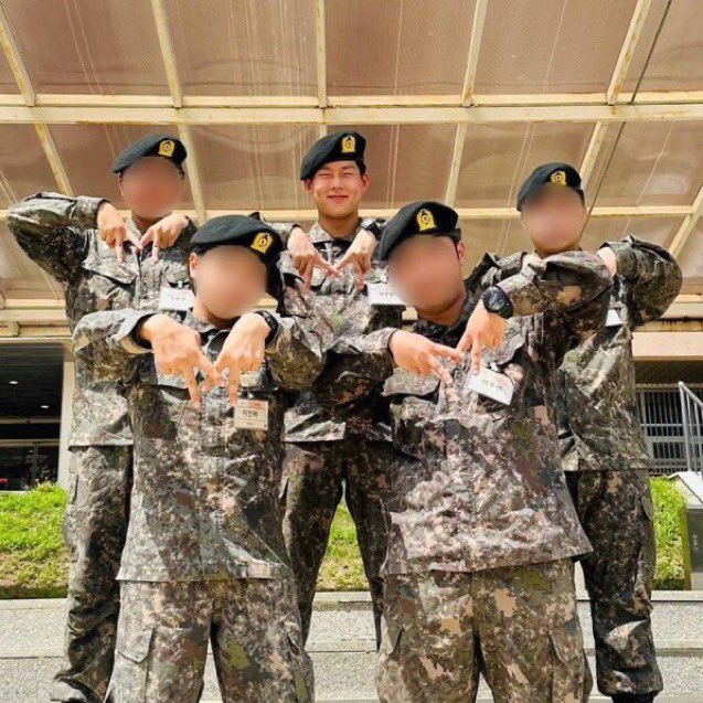 kamibebe11's tweet image. the monbebefication of the south korean military is INSANE 💓😭