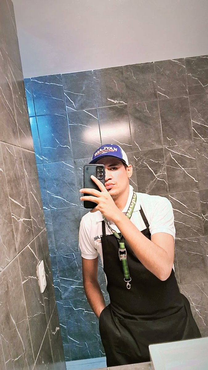 Esta trompudo  o quiere beso?