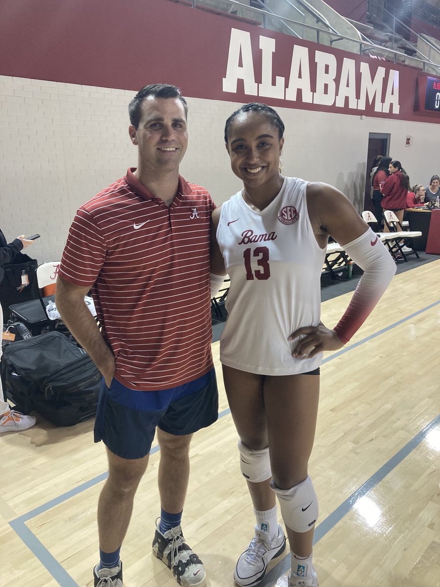zack_summy's tweet photo. Thank you for the kind words, Aliyah. More than happy to cheer for you and #BamaVB. Let’s get em on Sunday!

#RollTide, ⁦@AlabamaVBall⁩!

🐘🏐 https://t.co/djem8VQdst