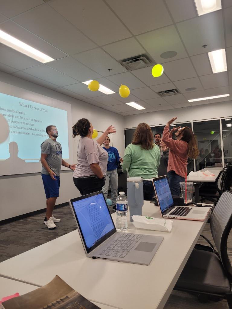 root_lilly's tweet image. Tonight we had a fun and engaging activity to spark a conversation around keeping priorities a priority.

“The main thing is to keep the main thing the main thing” @BryanMcDonaldPD 

#ucmoedlead
