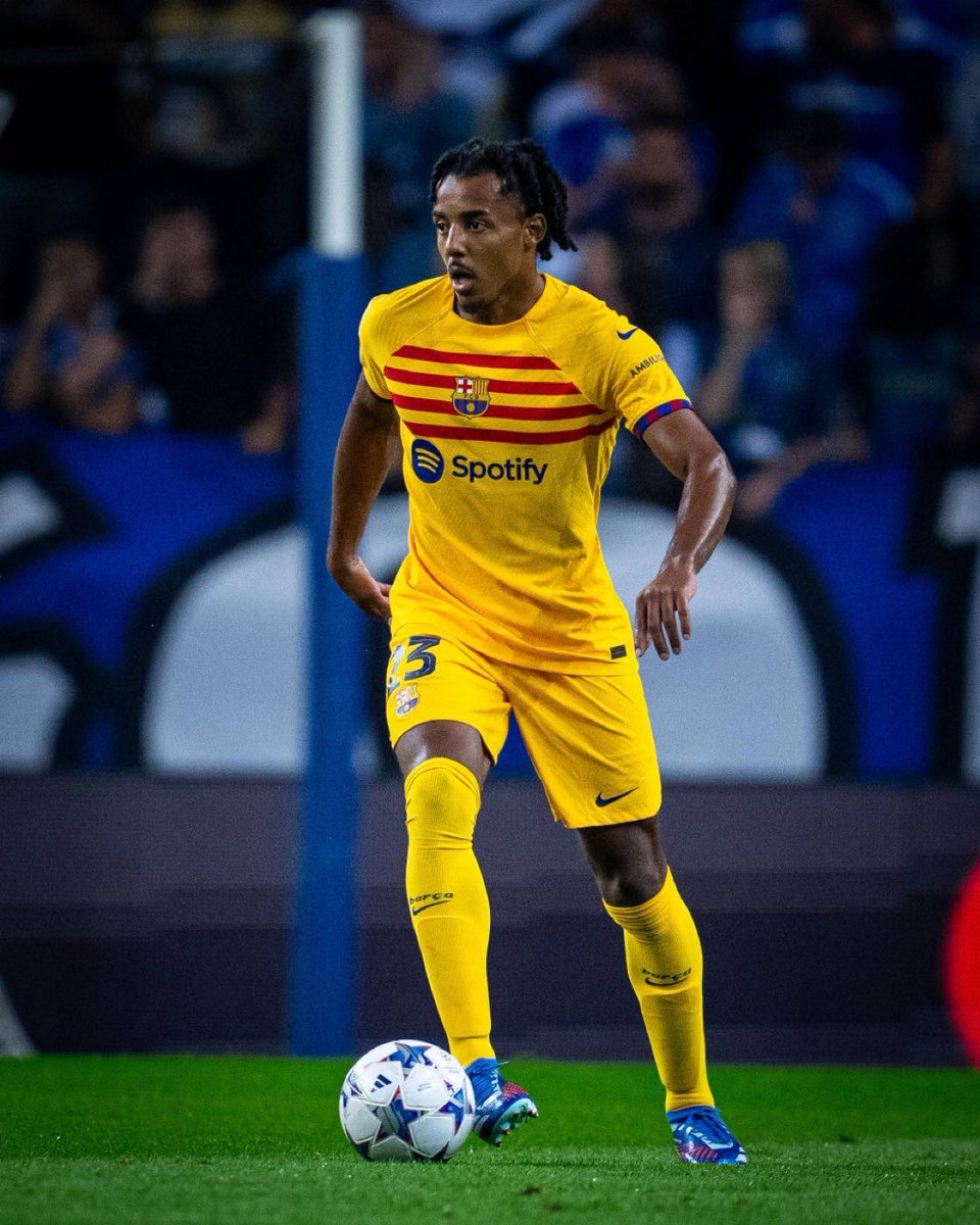 📊 | Jules Koundé 🆚 Porto:

• 90 mins
• 73/78 passes completed (MOST)
• 100% tackles won
• 0 times dispossessed
• 1 LAST MAN TACKLE 🧱
• 10 clearances
• 5 recoveries
• 7/9 total duels won

GIGANTIC PERFORMANCE. #fcblive 🐍