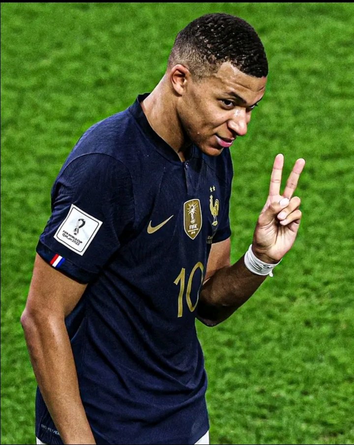 ¿Todavía queréis que venga Mbappé al Real Madrid?
❤️No
🔁 Sí