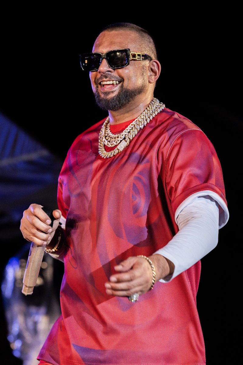 duttypaul's tweet photo. #SUMMAHOT raising 🌎 🌍 🔥🔥🔥 Canada I’ll see y’all in November! 🇨🇦 🍁 #SummaHotTour https://t.co/uU5ndoPNJe
