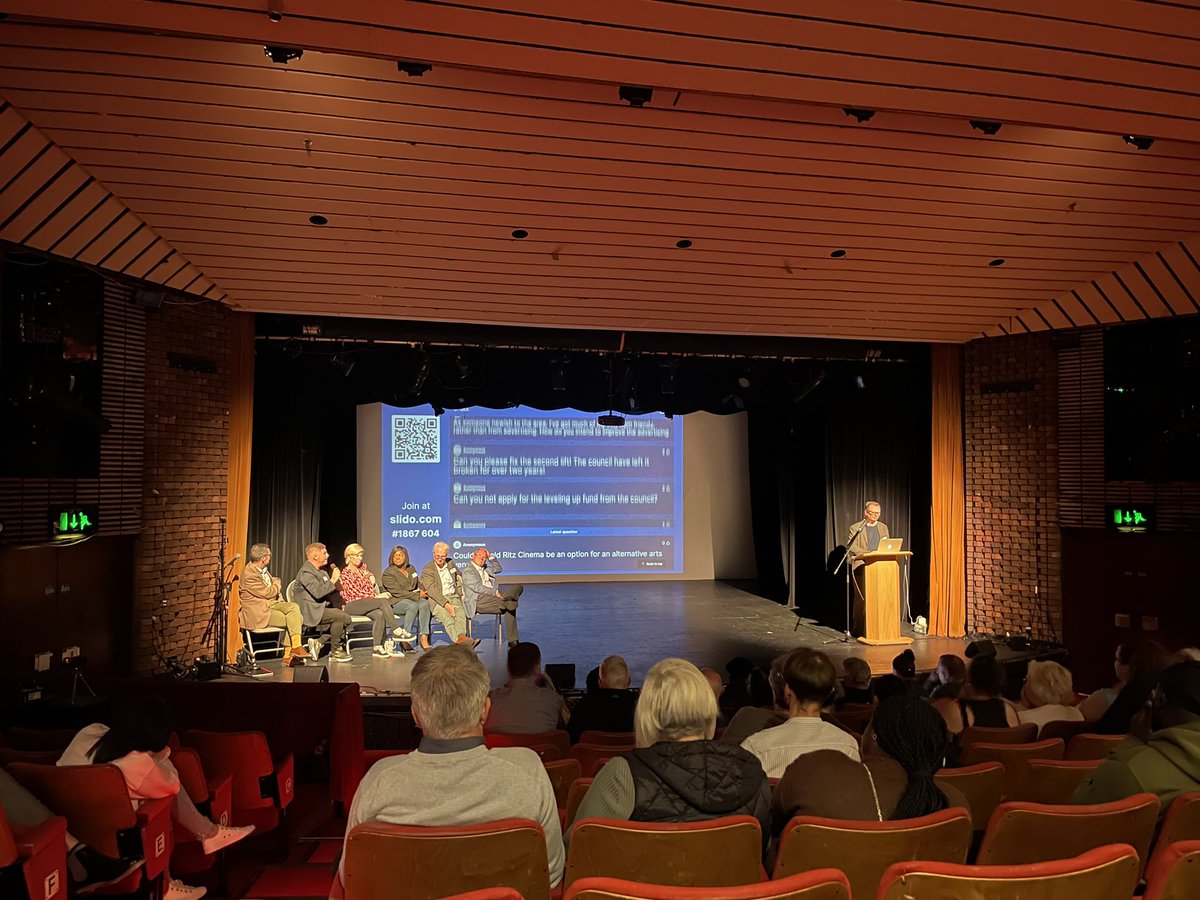 Vikki Hartstean 🌹 (@vikian21) on Twitter photo Great evening with <a href="/savethameside/">Save Your Thameside Theatre Complex</a> hearing the very credible business plan #thurrock #thameside #grays #thamesidetheatre Great evening with <a href="/savethameside/">Save Your Thameside Theatre Complex</a> hearing the very credible business plan #thurrock #thameside #grays #thamesidetheatre