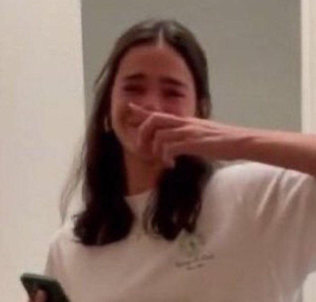 autoramilamaia's tweet image. o #ExplodaSeuKindle deveria acontecer umas três vezes no ano, é bom demais vivenciar momentos em que todos que amam a literatura nacional se unem dessa maneira 🥹