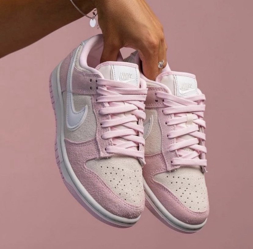 bestoffshoes's tweet photo. Nike Dunk Low LX « Pink Foam » https://t.co/uMoYVS0IG8