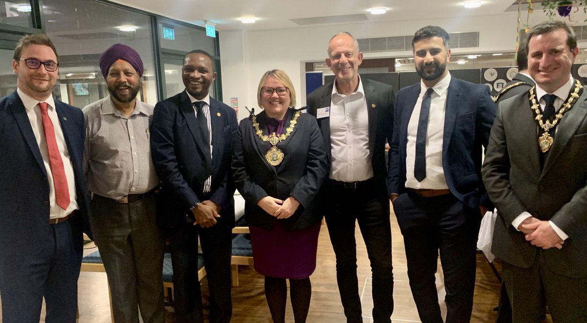 burymayor's tweet photo. A very special evening celebrating the Jewish Festival of Succot with an interfaith dinner hosted by @JewishMCR. 

Warm words from Rabbi David, Bernie, @MarkAdlestone, @MaryLizWalker1 &amp; @GMLO_UK good company &amp; great food. 

To everyone celebrating, Chag Sameach! 🎉 https://t.co/Lh0rvxDCcw