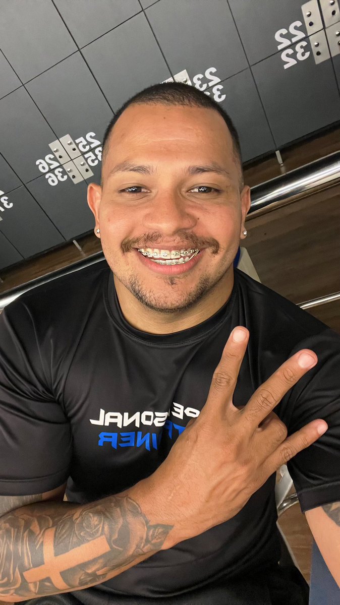 Pt_Batalha's tweet photo. Sorriso, e sempre na batalha. 🙏🏾🦾 https://t.co/VRLaKrcAjA