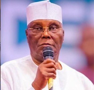 Kelechi_1st's tweet image. BREAKING: Atiku will tomorrow host an international press conference.
He will speak on all the findings from the disposition. 

Ariwola, the CJN has said that public outcry don’t  matter to him, only the constitution does. 

Let's not forget, Constitutionally, forgery is a CRIME!…