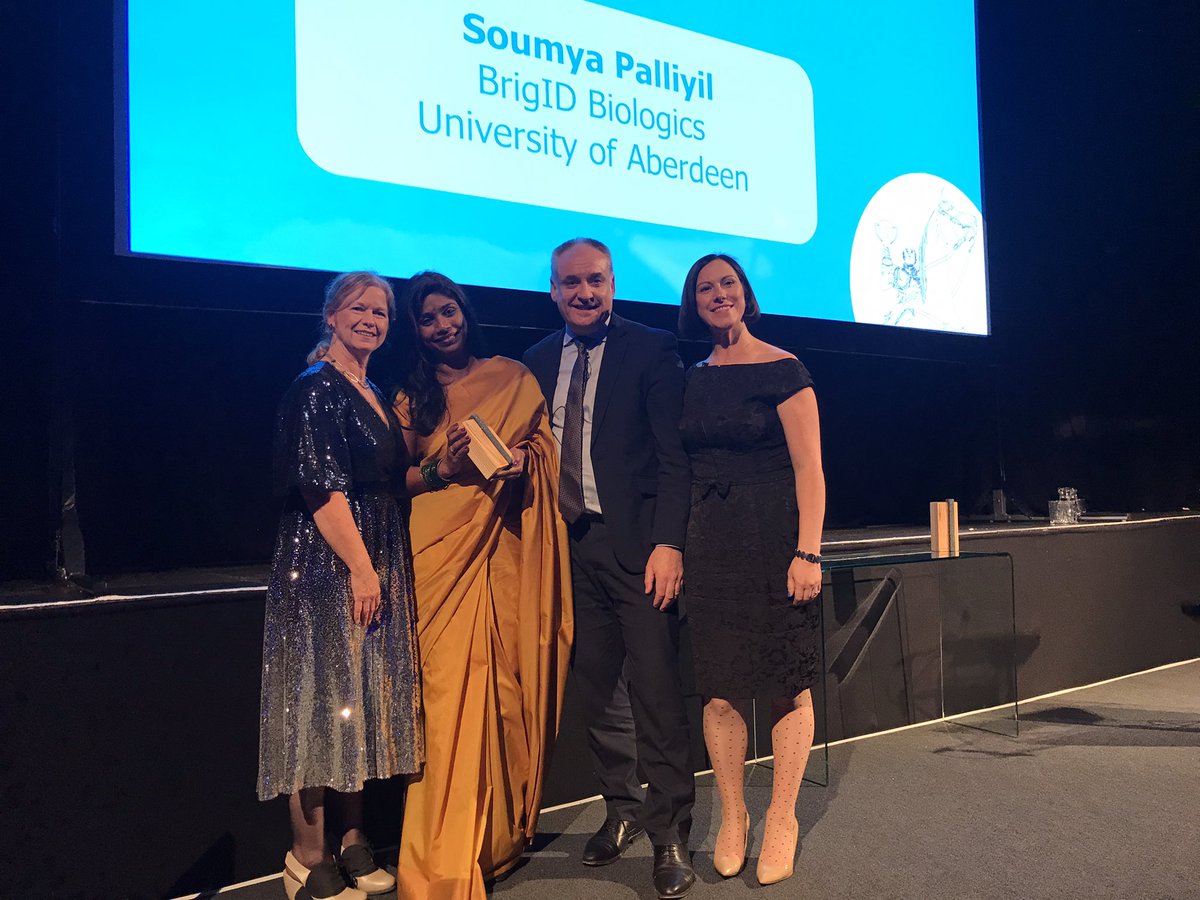 ConvergeC's tweet image. Ta-da! @RichardLochhead reveals our 2023 #Converge Challenge runner-up is @SoumyaPalliyil from #BrigIDBio - a preclinical #biotech company @aberdeenuni developing safer &amp;amp; more effective antibody drugs against serious fungal infections. High five! #ConvergeAwards