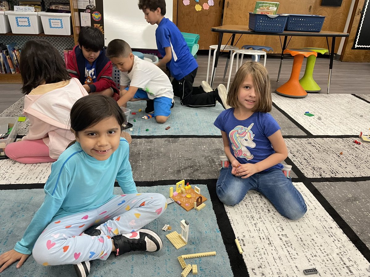MsCostello111's tweet photo. The first meeting of Lego Club was a success! These engineers were working hard!! #BeEvergreen https://t.co/PdAjSzrFxz