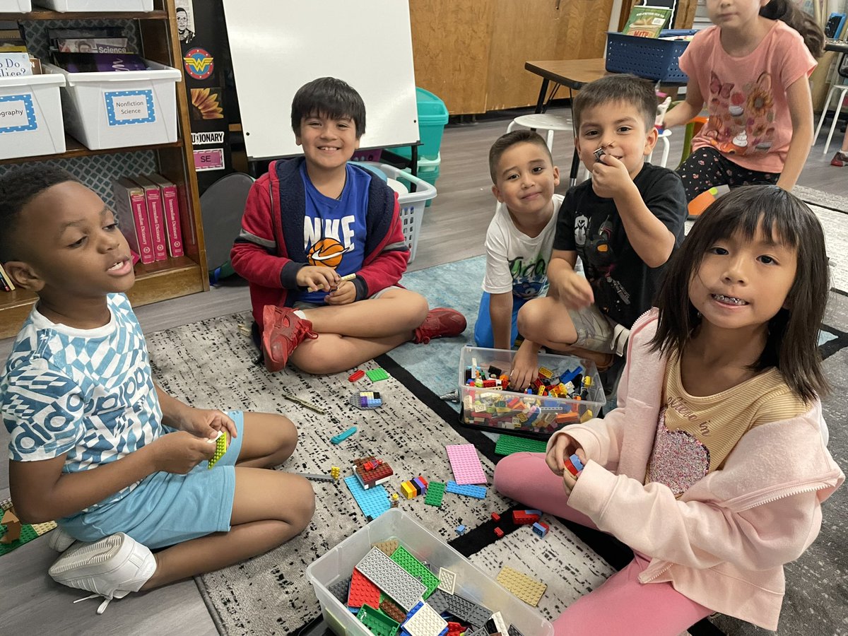 MsCostello111's tweet photo. The first meeting of Lego Club was a success! These engineers were working hard!! #BeEvergreen https://t.co/PdAjSzrFxz
