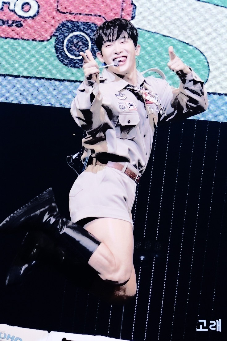 alvinsssh's tweet image. ㅤ

Eu não sou                             Eu sou

Wonho shape 🤤🔥  |       Wonho shape 🥰🌸
    ㅤㅤㅤ  
ㅤ