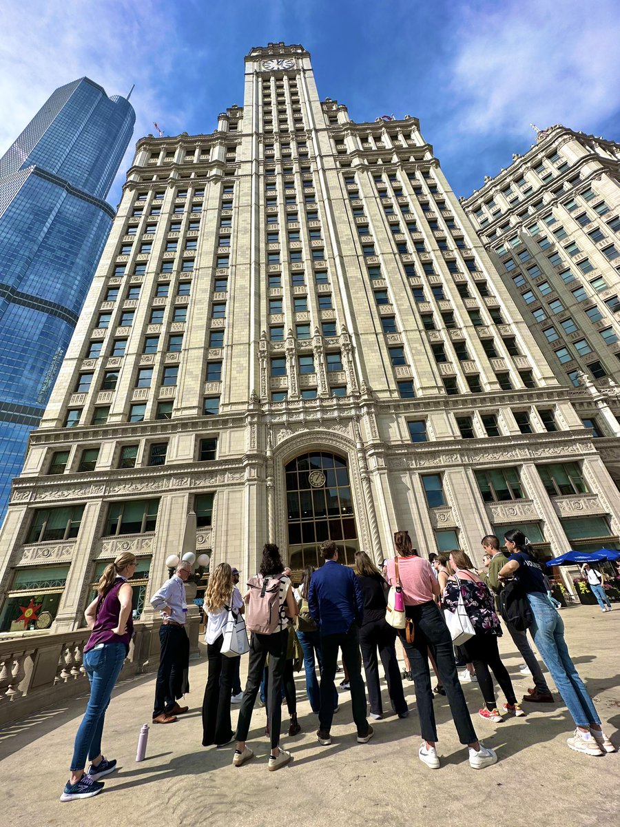 IntlDwtnAssoc's tweet photo. Time for another pre-conference tour! โฐ ๐ Led by @TheMagMile, โEnhancing District Dynamism through Experiential Retailโ took me through flagship experiences along #MichiganAve. One of our first stops: The iconic #WrigleyBuilding ๐๏ธ #IDACHI23 https://t.co/KtvZRiMNYh