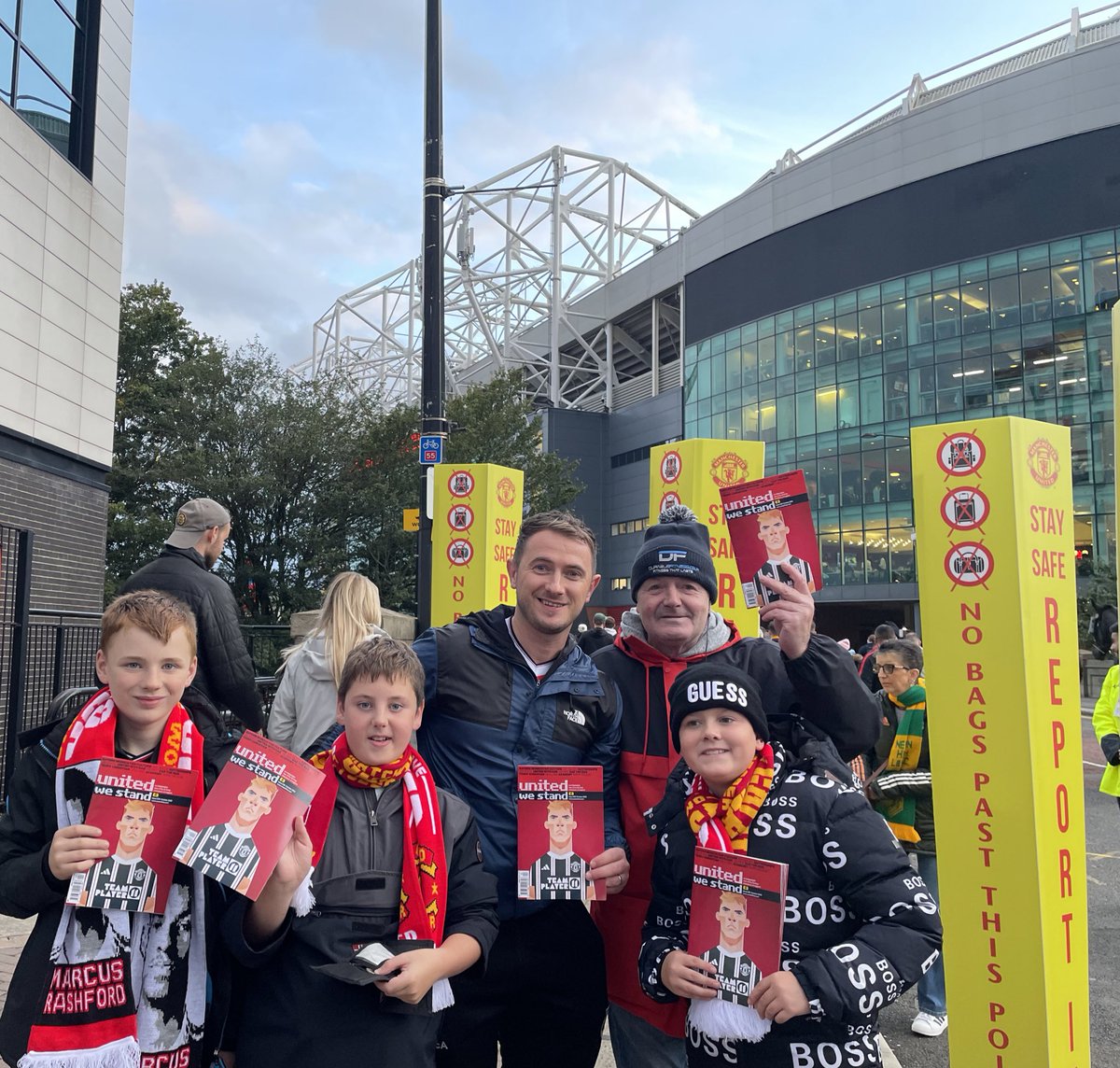 markmca_24's tweet photo. One of the few highlights from yesterday’s game - Our pupils getting their first @UWSmag @AndyMitten #Schooltrip #Educate #MUFC #UWS https://t.co/GXEuLenCsH
