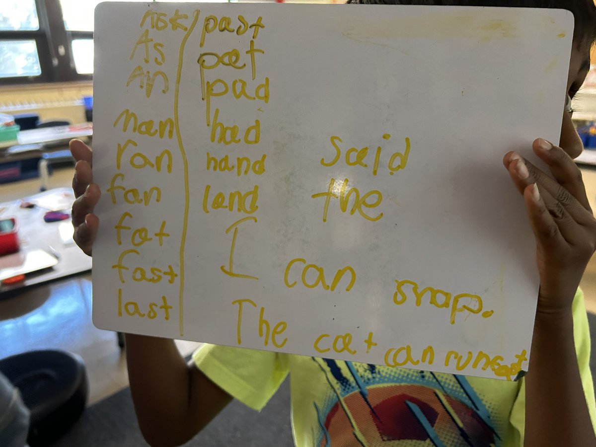 kaellsquared's tweet photo. Room 208 @TDSBForestManor โflewโ for the first time today with @UFLiteracy #SOR #wedidit #wordchains https://t.co/XQ8aHTM6TF