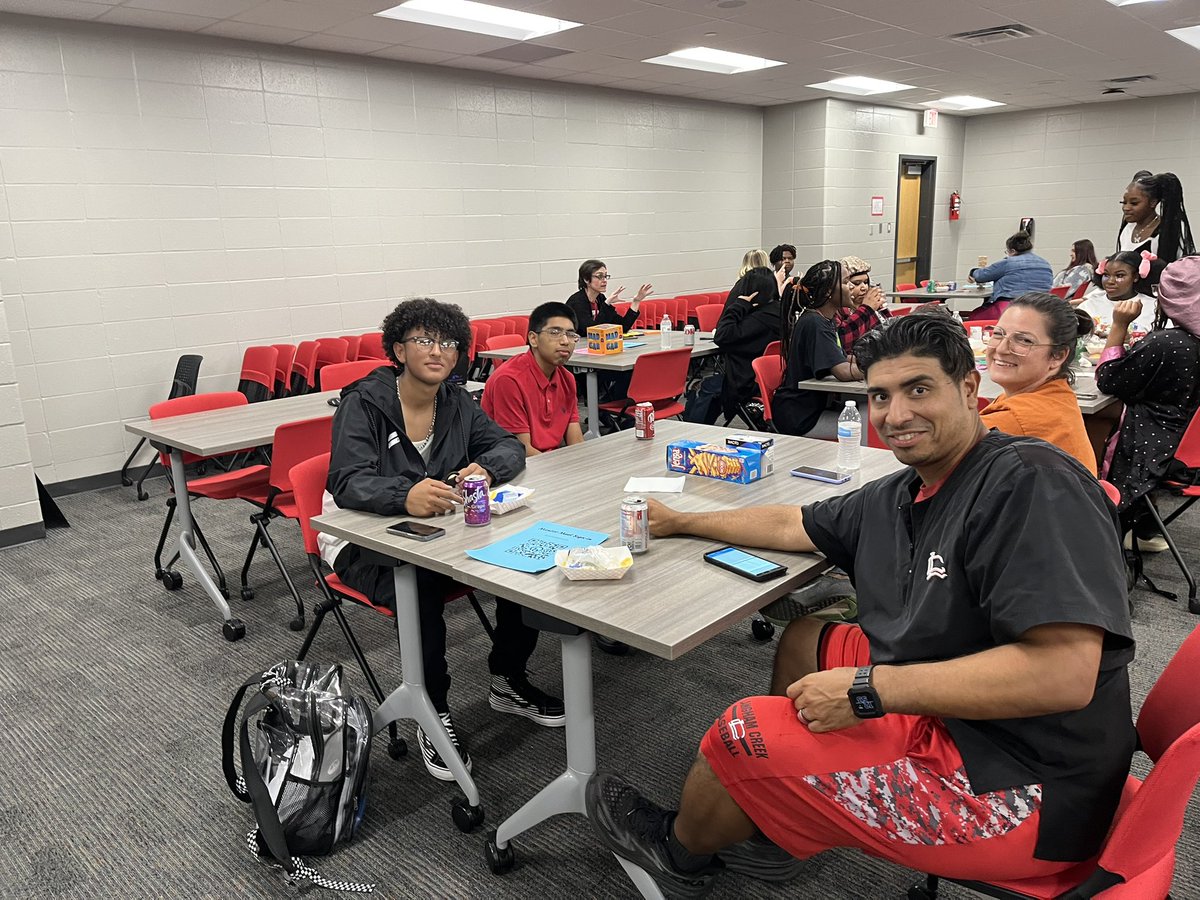 MrsJCantu's tweet photo. There was a lot of 🐺❤️@langhamcreekhs today!

“Show me a successful individual and I’ll show you someone who had positive influences in his or her life. if you do [something] well I’m sure there was someone cheering you on or showing the way. A mentor.” -Denzel Washington https://t.co/nKSE1jo1TE