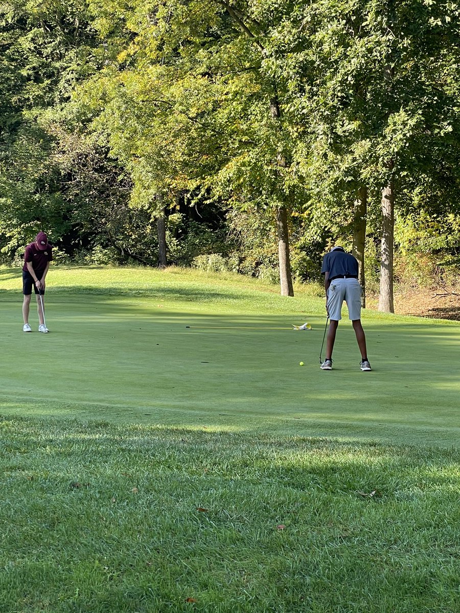 The Jaguars finished with a 329 at sectionals today for a 7th place finish! Very proud of the team today despite coming up short-it was our 2nd lowest total of the season! Thanks Eaglesticks for doing a great job!