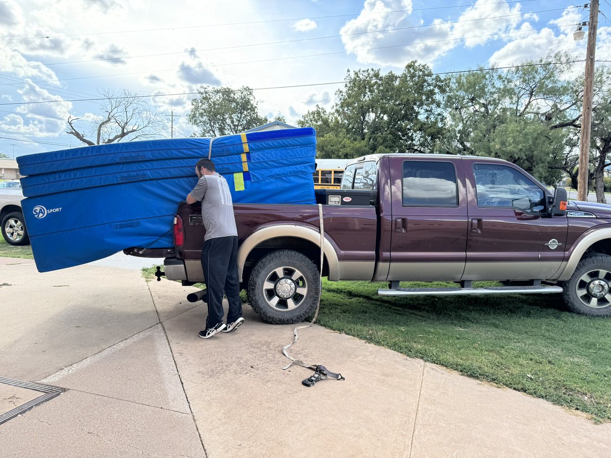 Eagercoogle1's tweet photo. Our foreign exchange student Carlos said I quote “ is this normal in the US”? 😂 Us “Nope, just in Texas… Abilene Texas gymnastics!  #get’erdone #Get1better https://t.co/iG0rdcVkry