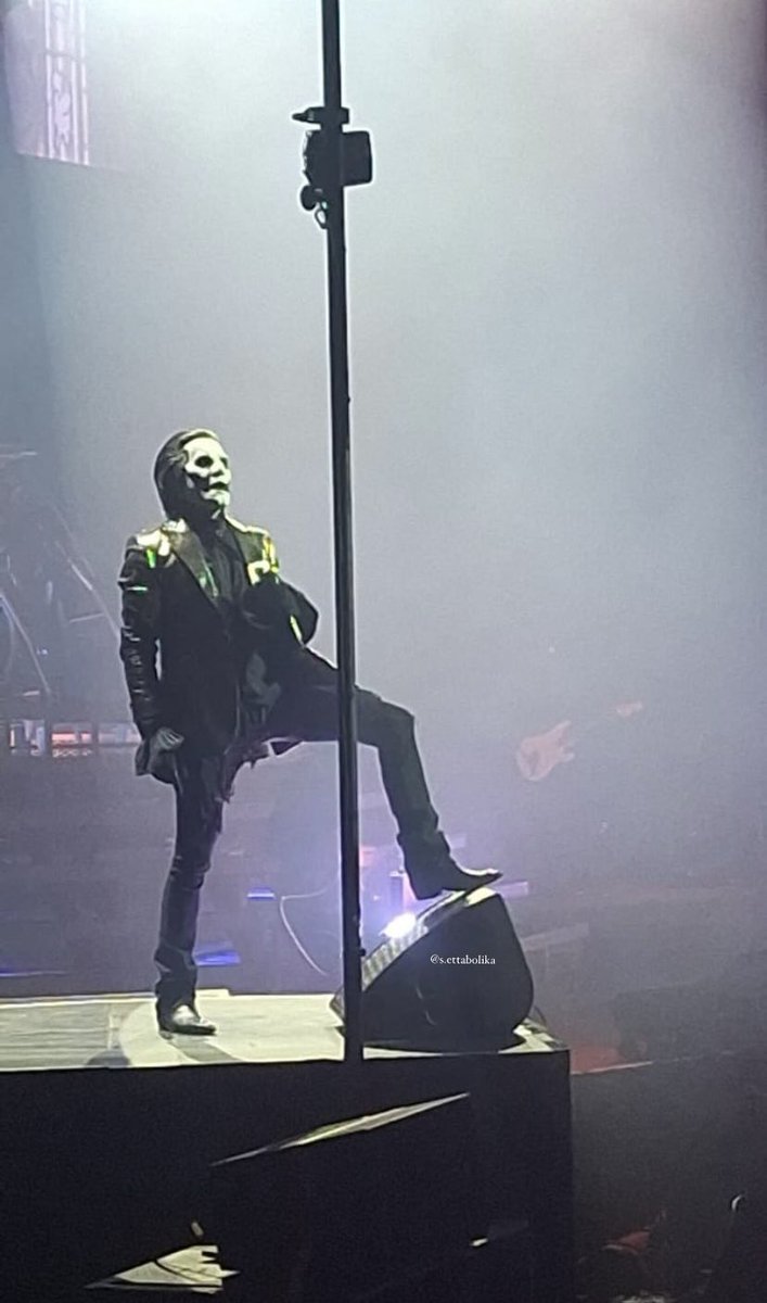 settabolika's tweet photo. Después de una semana justa, recién estoy asimilando todo lo que viví ese 27.09.2023

Lejos el mejor día de mi vida. Gracias Ghost. 🖤

#thebandghost 
#ghostchile https://t.co/xeiMFQ6m2s