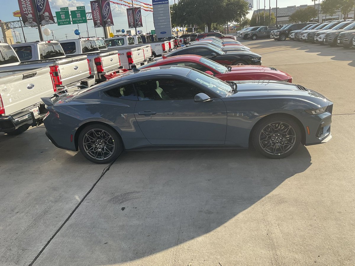 Slanging mustangs like hotcakes in San Antonio… Pull up oooooooonnnn meeeeeeeehhhh