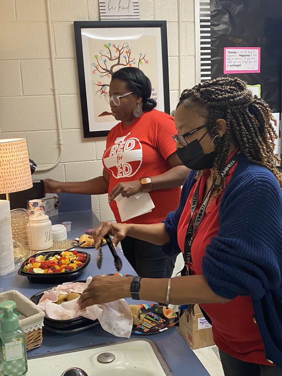 We love our bus drivers at Morganton Road❤️ Just a little something to say thank you for being awesome. #CumberlandStrong #sharethegood