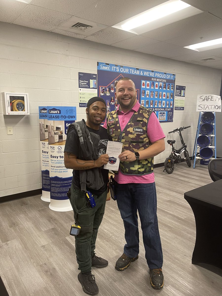 Patrick Lawson (@patrickalawson) on Twitter photo Some great recognition from 719 for those making a difference for our customers! Thank you Jamie, Shannon, Michele, and G!!! <a href="/LauraGibsonR1/">Laura Gibson</a> <a href="/TravisTalbert7/">Travis Talbert</a> <a href="/BlueBoxR1/">@BlueBoxR1</a> Some great recognition from 719 for those making a difference for our customers! Thank you Jamie, Shannon, Michele, and G!!! <a href="/LauraGibsonR1/">Laura Gibson</a> <a href="/TravisTalbert7/">Travis Talbert</a> <a href="/BlueBoxR1/">@BlueBoxR1</a>