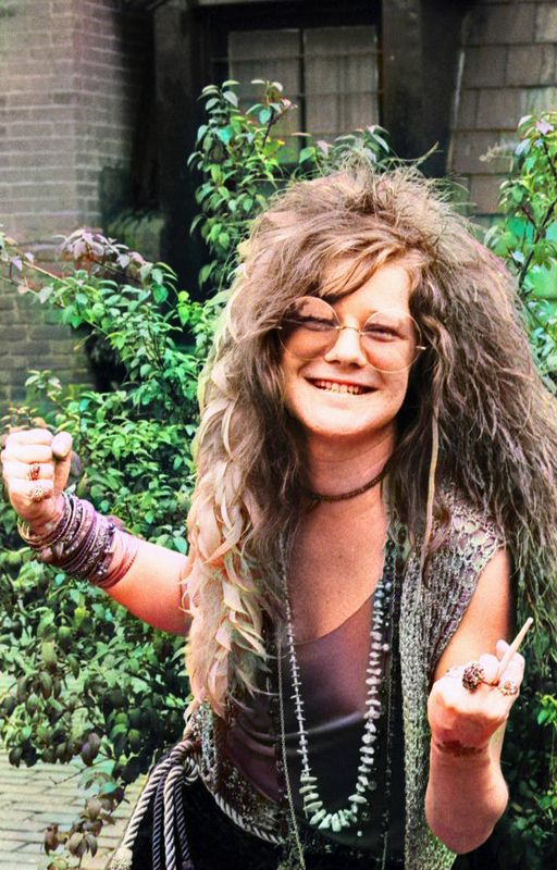 American entertainer #JanisJoplin died from a drug overdose #onthisday in 1970. #Pearl #singer #vocals #songwriter #rock #soul #blues #music #27Club #trivia #BigBrotherandtheHoldingCompany #psychedelicrock #MeandBobbyMcGee #PieceofMyHeart