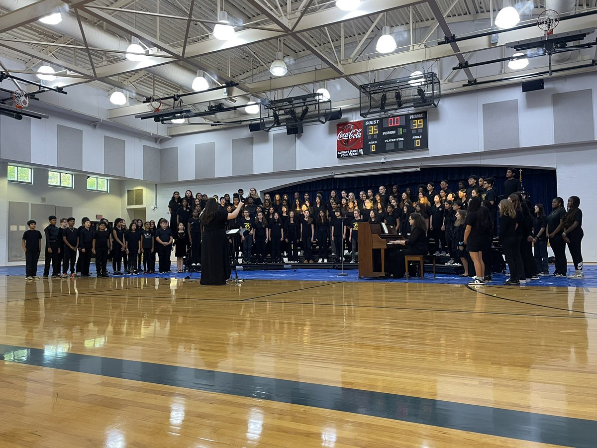 Wishing a huge congratulations to @MrsKPassmore on her first concert with RTMS! What an impressive performance after only knowing these kids a few weeks! Can’t wait to hear what they sound like at the next show! <a href="/pinnock_neil/">@RTMSprincipal</a> <a href="/koperniak/">Matt Koperniak</a> #fcsmusic <a href="/ShakeragShark/">Shakerag Elementary School</a> <a href="/FultonZone6/">Brian P Downey</a>