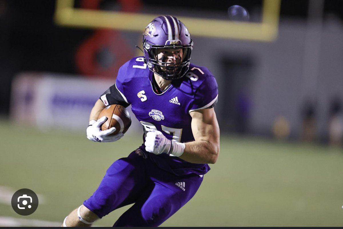 Maxton_Woodward's tweet photo. Blessed to receive an offer from the University of North Alabama 🙏🏾🟣⚪️ @CoachWood_HCC @HolmesccFB @CoachCJ_Johnson @CoachB_Miller https://t.co/Wz3yoZIHU3