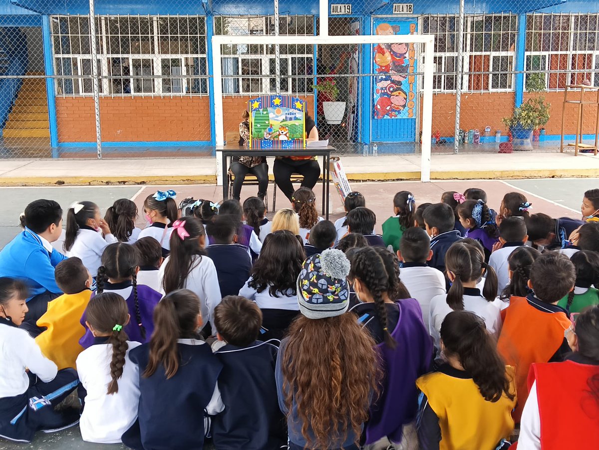 IMPA_Pachuca's tweet photo. Como lo ha instruido el Alcalde @sergiobanosr, con el programa IMPActando Pachuca impartimos el cuenta cuentos "El Dragón de los Antivalores" en la primaria Ramón G. Bonfil.  💯 🧒🏼👧🏽
#CiudadDelAprendizaje
@RubenEscalanteM @MeloMichlle @PachucaGob https://t.co/QpGVlZpd4V