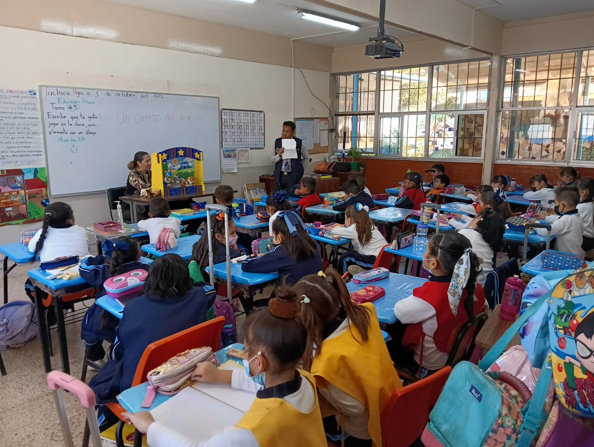 IMPA_Pachuca's tweet photo. Como lo ha instruido el Alcalde @sergiobanosr, con el programa IMPActando Pachuca impartimos el cuenta cuentos "El Dragón de los Antivalores" en la primaria Ramón G. Bonfil.  💯 🧒🏼👧🏽
#CiudadDelAprendizaje
@RubenEscalanteM @MeloMichlle @PachucaGob https://t.co/QpGVlZpd4V