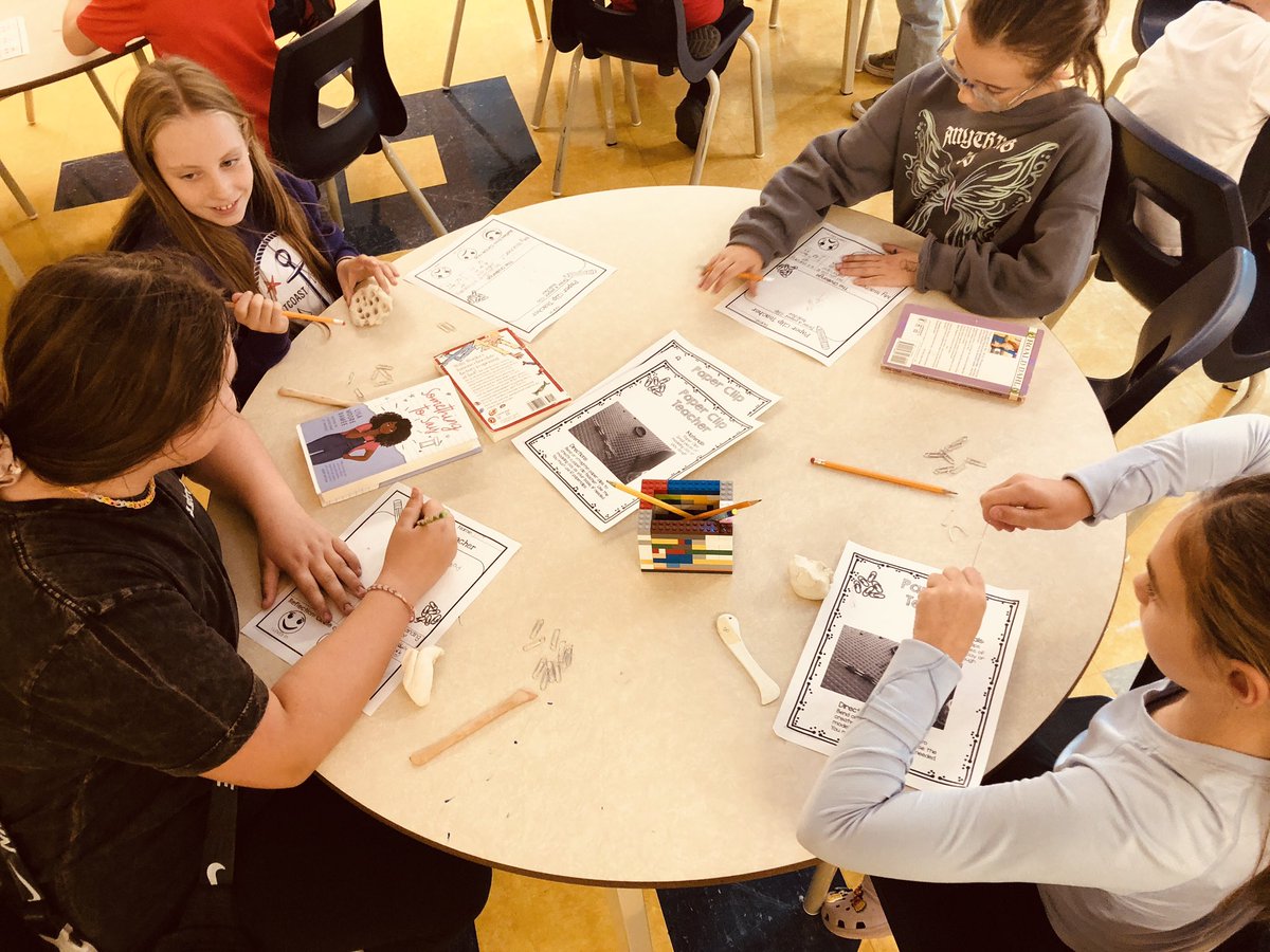 TeacherTizzard's tweet photo. The grade 4’s @sjboscoschool rocked the Paper Clip Challenge today! 🖇️💪 #STEAM #MakerEdNL https://t.co/0zWxhM9sFu