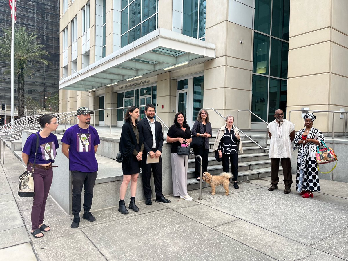 HandsOffUhuru's tweet photo. Thank you to all that came to pack the courthouse for the historic oral arguments hearing, demanding to have the bogus charges against the Uhuru 3 dropped!
#HandsOffUhuru #HandsOffAfrica #DropTheCharges #StopFBI #Uhuru3 #TheUhuru3 #OmaliYeshitela #PennyHess #JesseNevel https://t.co/BvVTj9Miba