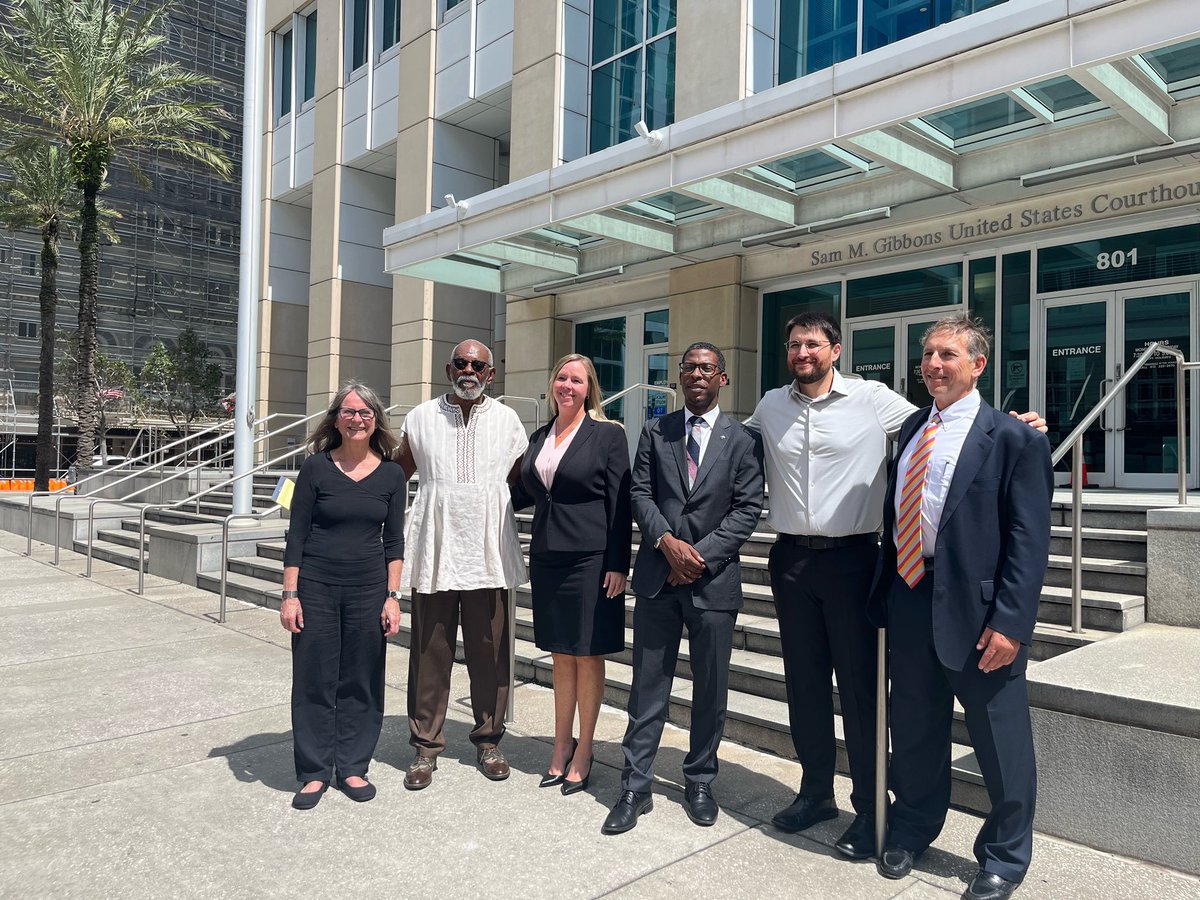 HandsOffUhuru's tweet photo. Thank you to all that came to pack the courthouse for the historic oral arguments hearing, demanding to have the bogus charges against the Uhuru 3 dropped!
#HandsOffUhuru #HandsOffAfrica #DropTheCharges #StopFBI #Uhuru3 #TheUhuru3 #OmaliYeshitela #PennyHess #JesseNevel https://t.co/BvVTj9Miba