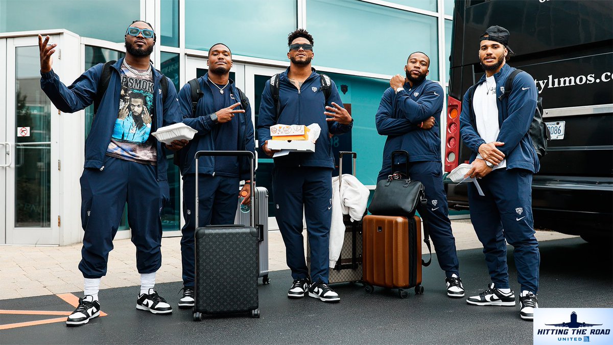 ChicagoBears's tweet photo. Name this boy band 🤩 https://t.co/sjoMRonbfR