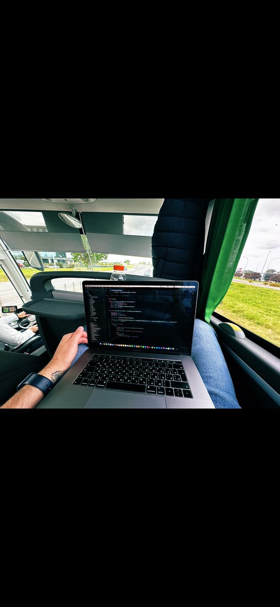 germanblonski's tweet photo. Work &amp; travel! 😉 https://t.co/szPYsSmE84