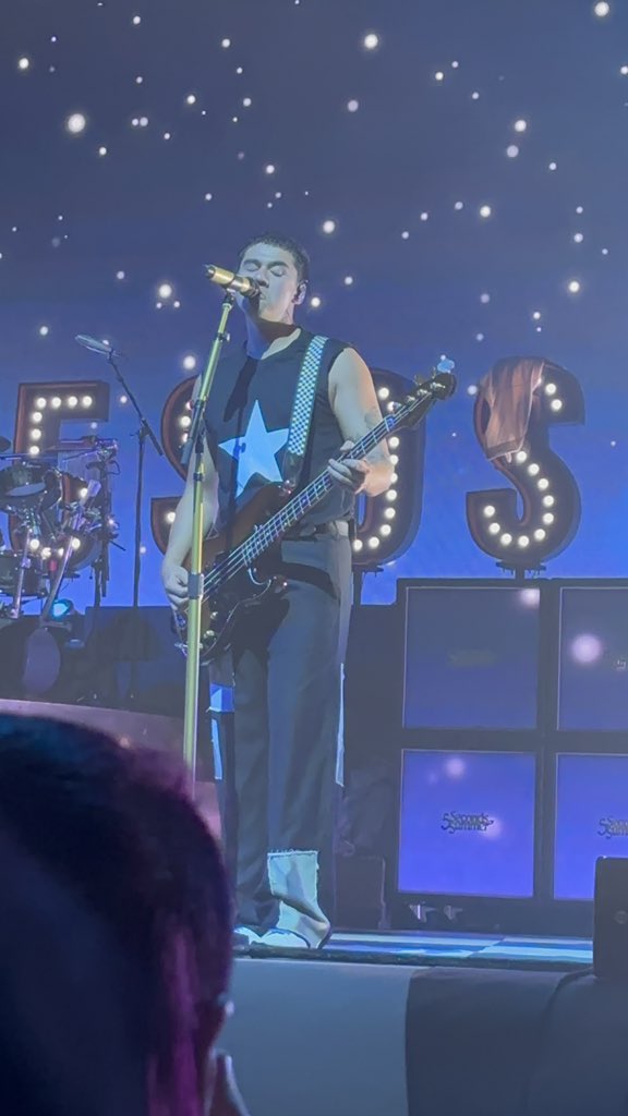 calumsghostofu's tweet photo. loml https://t.co/p5AFtnjzfN