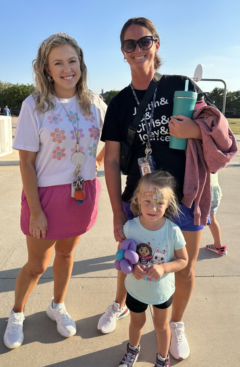 GeisselPrestonK's tweet photo. Jenny Preston Jamboree! Love seeing students and spending time with the best coworkers! ❤️🐾 https://t.co/Gb5bAEa2Zw