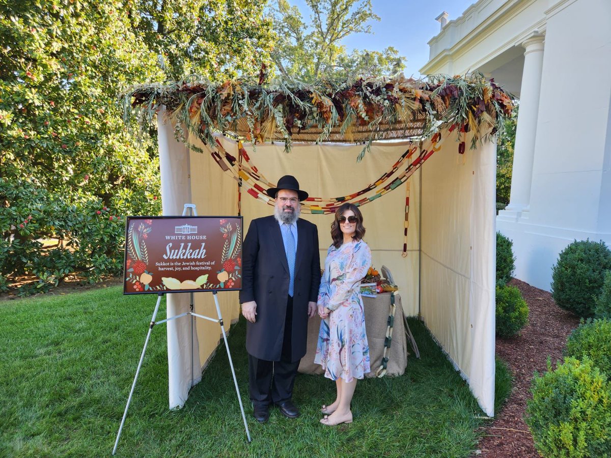 Wonderful to share the meaning of the Festival of Sukkot (Tabernacles) and 'The Four Kinds' earlier today at the first Sukkah on WH grounds, sponsored by @WhiteHouse . Thank you @ShelleyGspan for organizing yet another first. G-d bless America. A joyous Sukkot to all.