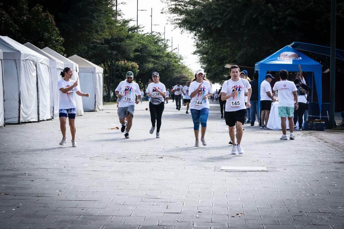 interagua's tweet photo. ¡Corrimos juntos por la diversidad en la segunda edición de #RunForDiversity!
Impulsamos los valores y el espíritu deportivo entre nuestros colaboradores. Juntos, construimos un mundo más igualitario y solidario. 🌎💙
.
.
#Interagua #Ecuador #Igualdad #TransformaciónEcológica https://t.co/0OpyRAcBw1