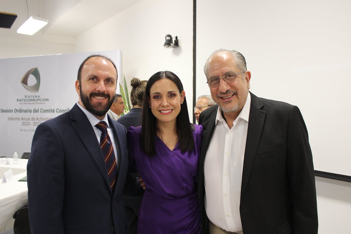 10urdanivia's tweet photo. ¡Enhorabuena @jafiapacheco por el informe rendido el día de hoy! Un año de trabajo, capacidad y vocación de servicio que se reflejan en los números duros que hoy presentaste como Presidenta del Sistema Anticorrupción de #Coahuila @seseacoah @icaicoahuila 👏👏 https://t.co/2AEEq0cvoI