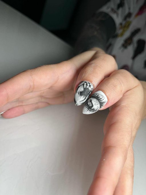 Even if I'm not in costume, my nails are guaranteed to be ready for Halloween https://t.co/PGuIGL1fb