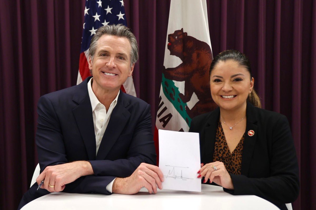 CAgovernor's tweet photo. California's workers are about to get more paid sick days!

With @SenGonzalez33’s bill, Californians won't have to choose between getting paid and taking care of themselves or a family member.

We're helping workers, reducing inequality, and supporting a California for all. https://t.co/JUfNPE45vK