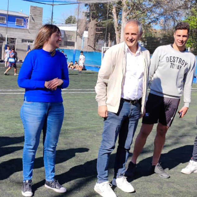 HectorBaldassi's tweet photo. En Moreno junto a @GiAgostinelliOk charlamos con jugadores, cuerpo técnico y padres de jugadores de diferentes clubes locales. 

Qué alegría cuando el deporte ocupa un lugar central y se busca impulsarlo aún más. Gracias Gisele y equipo por invitarme 💪🏽⚽️ https://t.co/9I4ajTp0jp