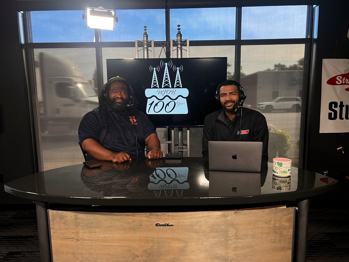 TheDMPodcast's tweet photo. Gary’s West Side, Coach Alger Boswell III discussed this week's football game against Bishop Noll and the future of West Side’s football program 🐾

Full Interview Available: https://t.co/XzKQyHCHTL https://t.co/LkxkpaQmQs