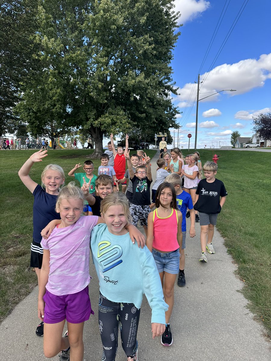 Healthiest State Walk 2023….Panthers had a great walk enjoying the beautiful weather and getting exercise. #HSIWalk2023 #WhyIWalk